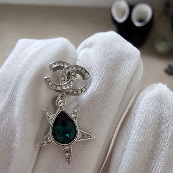 CHANEL CC Star Drop Earrings - Picture 8 of 11